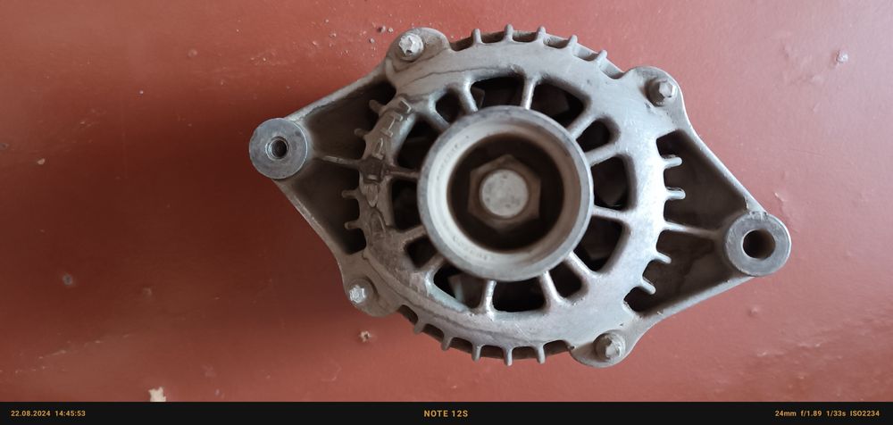 Продам генератор Вектра Б 1.8 2.0