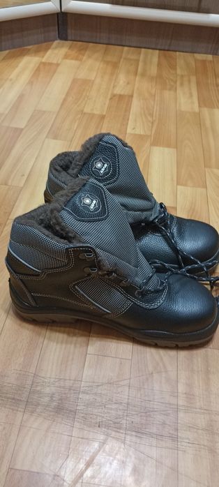 Роба зима и обувь.