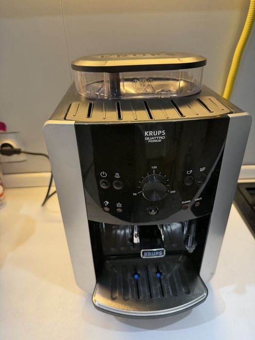 Продаётся кофемашина KRUPS EA811810/70M