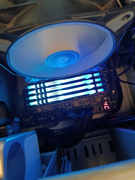 4x8GB DDR4 Kingstone Fury 3600 mhz cl17 RGB