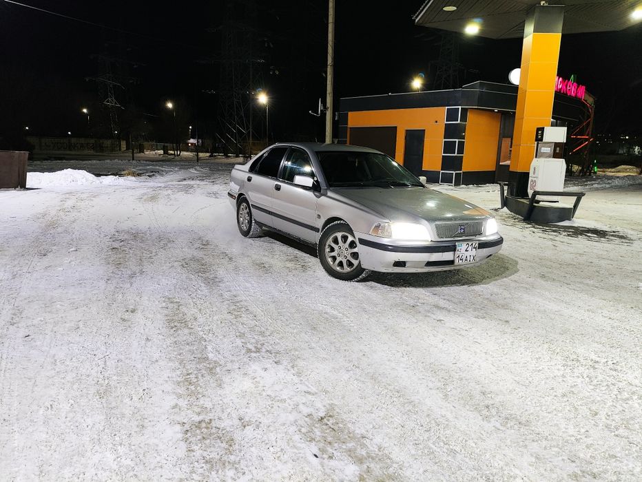 Volvo s 40 2000 года