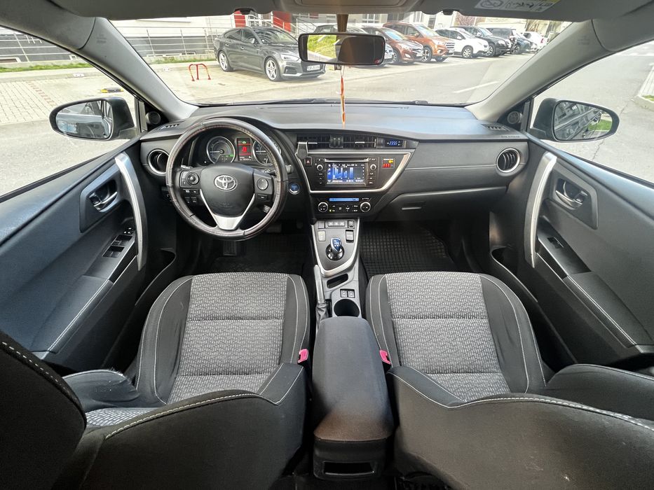 Toyota Auris Hybrid ! An Fab.2015 1,8i Hybrid Automat Cvt ! Inscris Ro !
