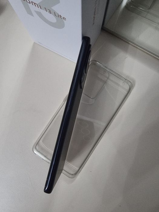 Продам Xiaomi 13 Lite 12/256gb.