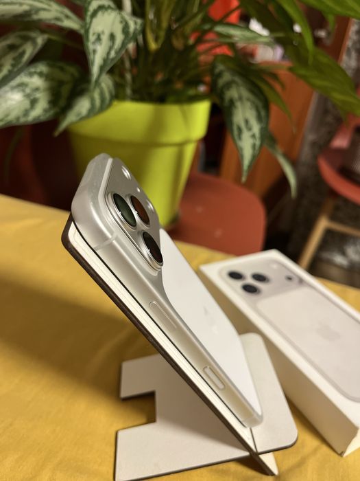 Iphone 17 pro без ремонта