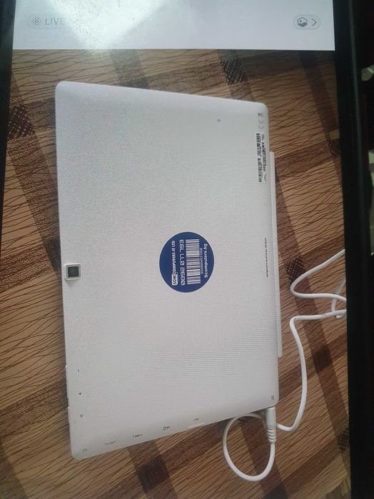 Лап топ таблед 2 в 1 ново