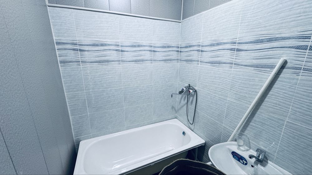 Mirzo Ulug’bek metroga 60 metr yaqinlikda. Korzinkani yonidagi dom