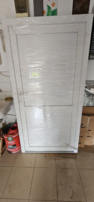 Външна вратаПВС нова
