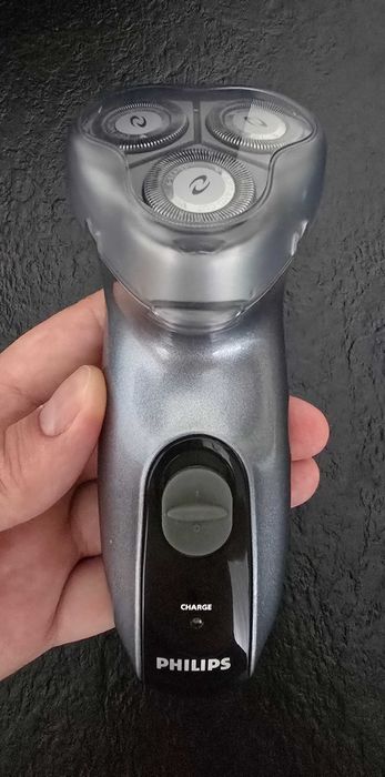 Бритва Philips HQ6695 с триммером
