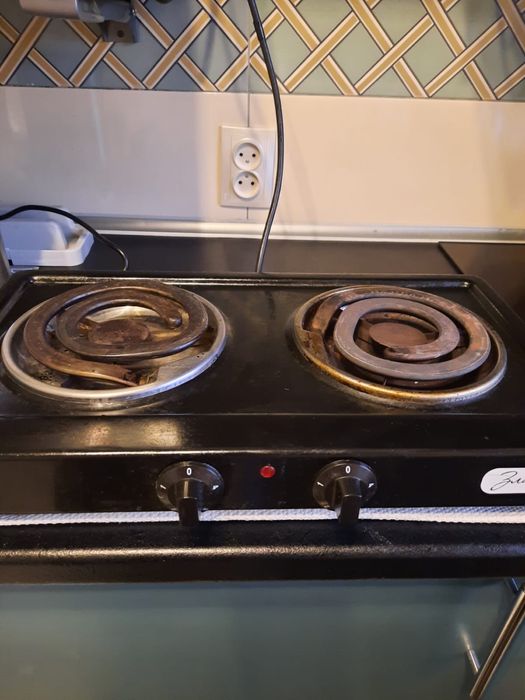 Продается электроплита двухкомфорная