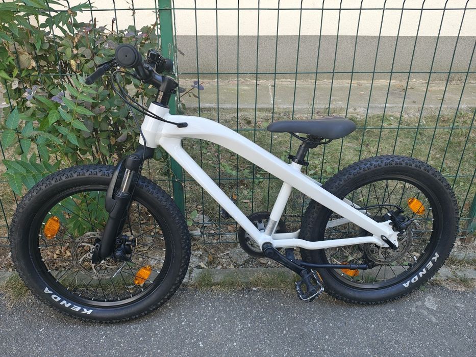 Bicicleta copii BMW JUNIOR 20 Zoll, frane disc alb perlat 6-9 ani