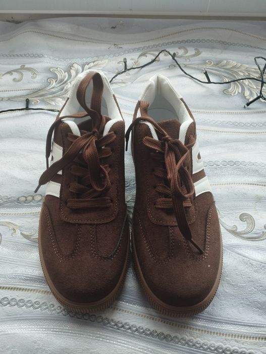 Продам стильные кеды