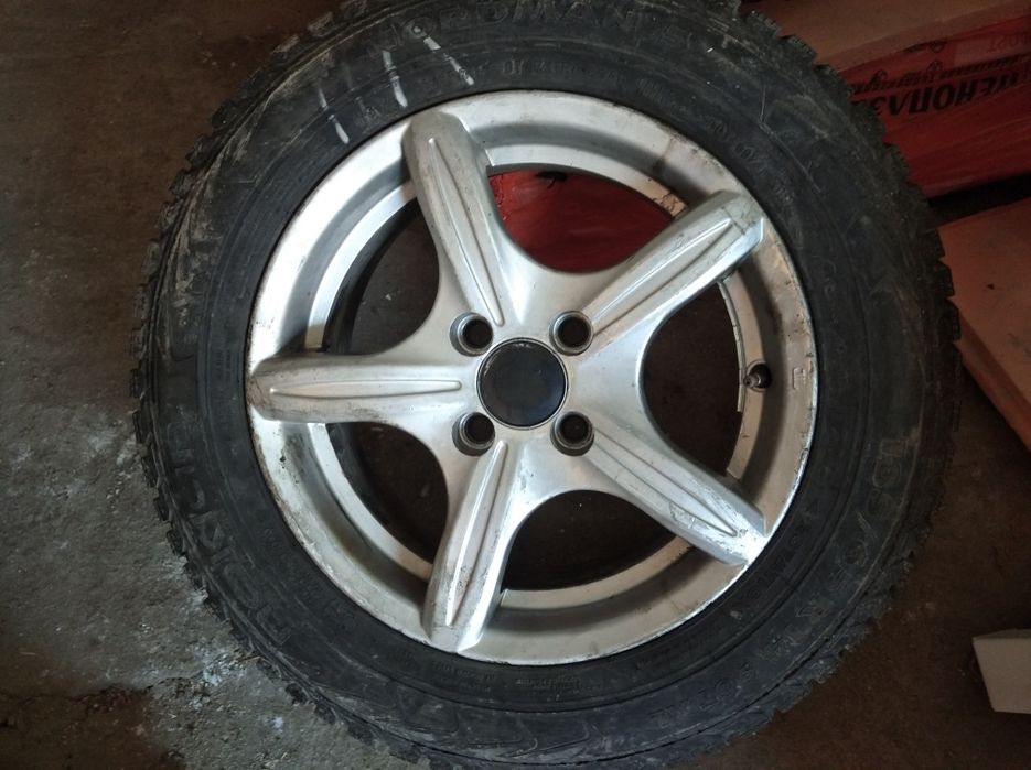 Продам зимний вместе с дисками