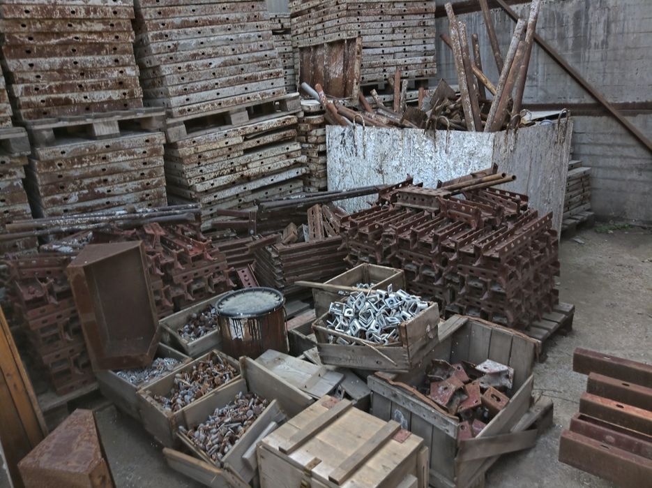 Продавам метален кофраж - универсал