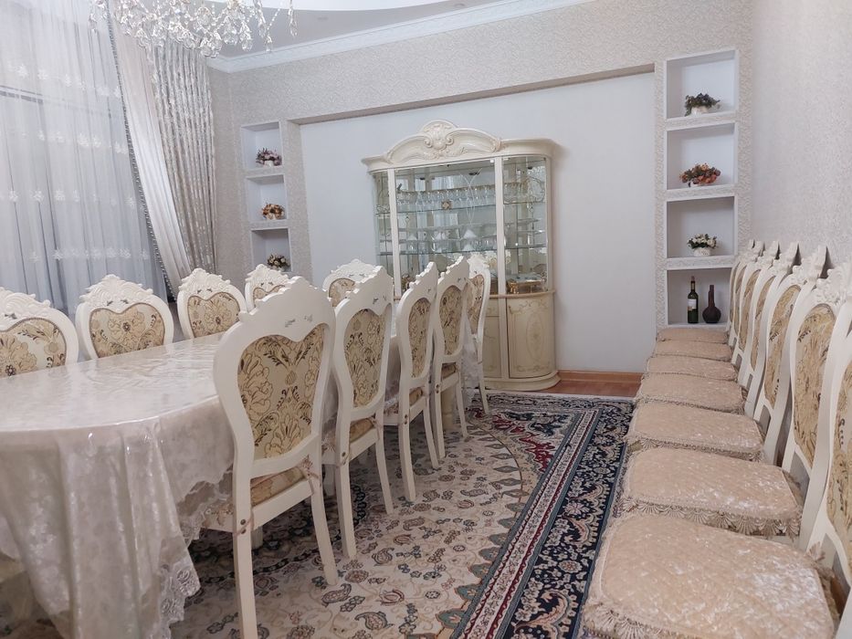 Стол 3-3,5м стулья 18 и Белорусская горка .за 350тыс.