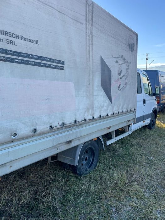 De vanzare iveco daily 2.3 diesel 7 lucuri