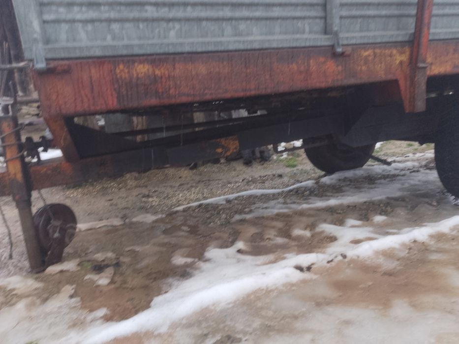 Vând remorcă de gunoi