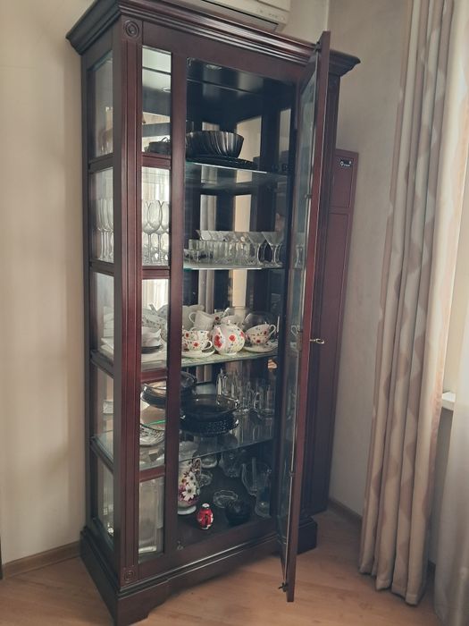 Продам   Сервант