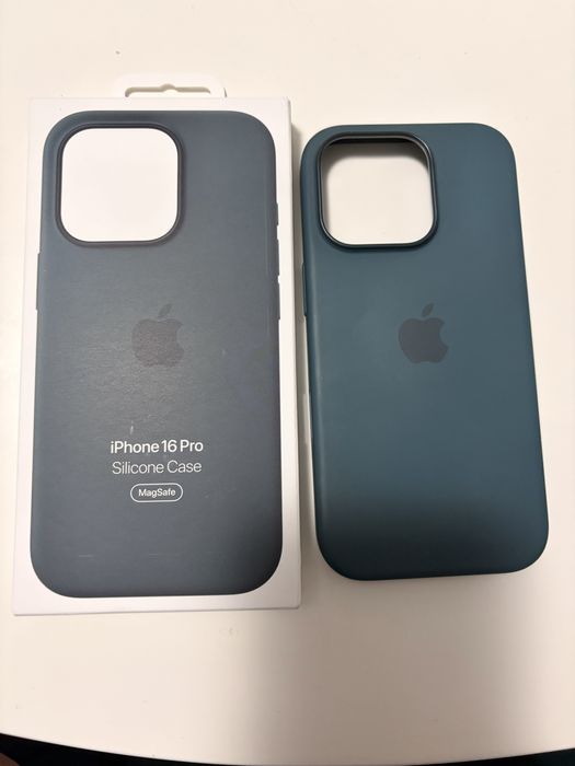 Vand husa apple originala iphone 16 pro !!!