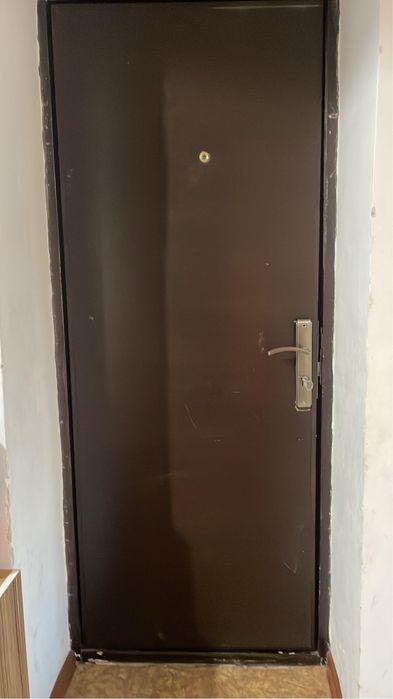 Продается выходной дверь