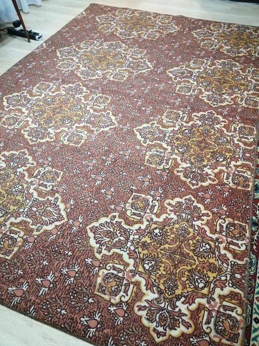 Паласы, ковры, диваны