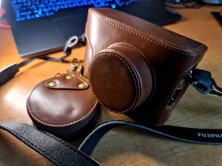 Шалом! Продам Fujifilm X100F+чехол