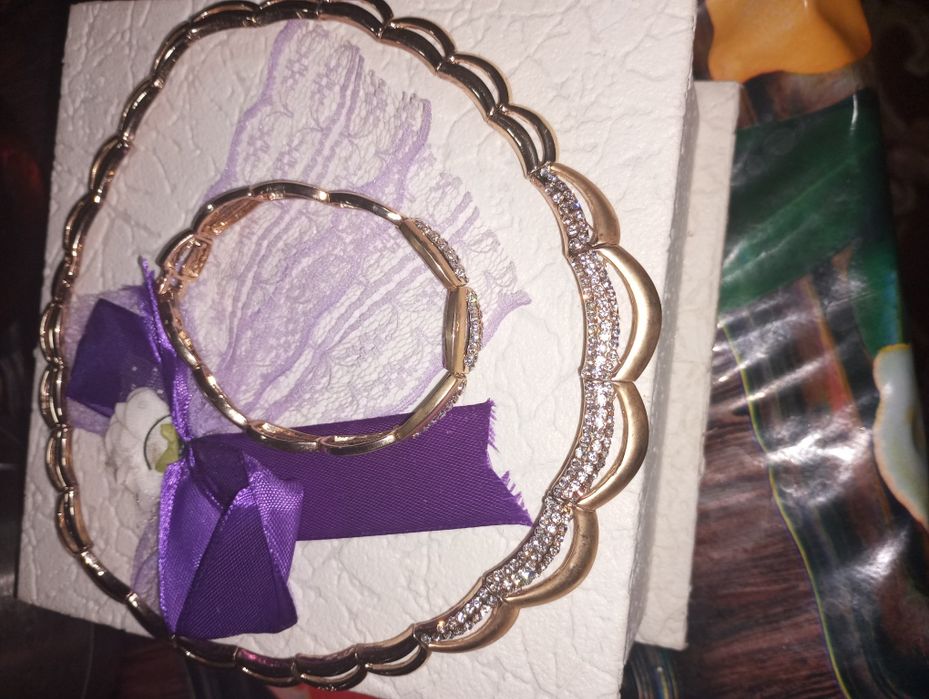 Kamplekt bijuterya holati zo'r