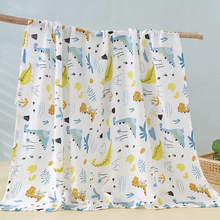 Муселинова пелена / еко одеалце за сън с динозаври 110*120 см.