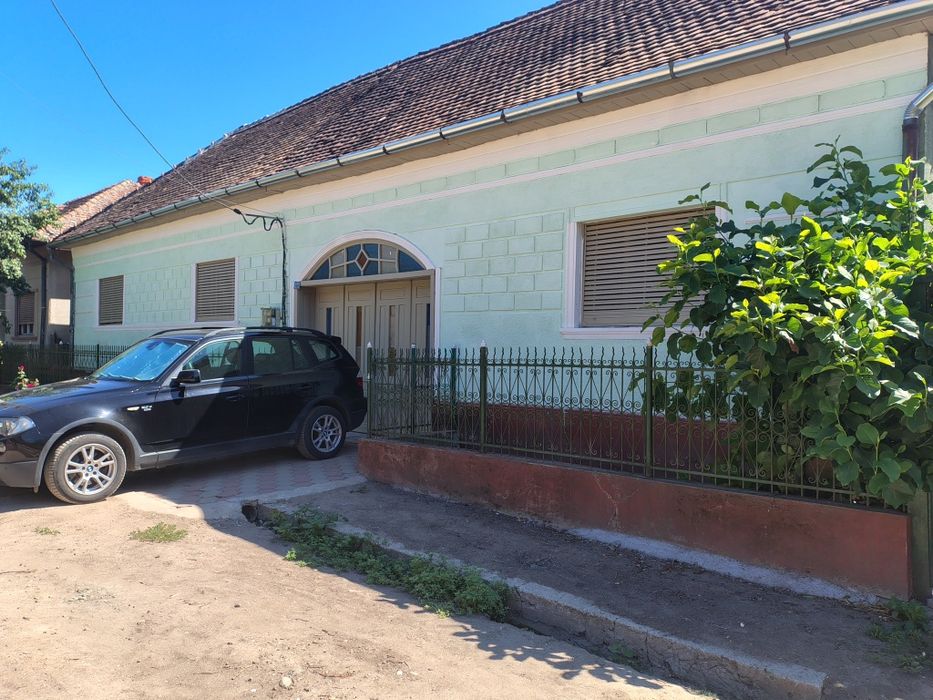 Vând casă mare lângă pădure și vale, Chisindia jud Arad