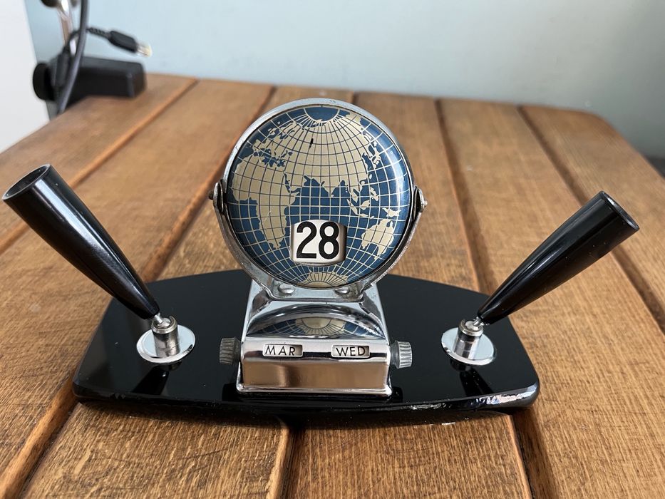 Винтидж  вечен преобръщащ се календар от 60-те