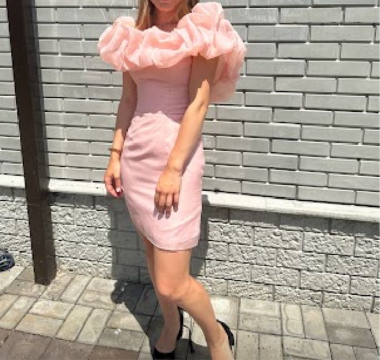 Продам     вечернее    платье    44 размера