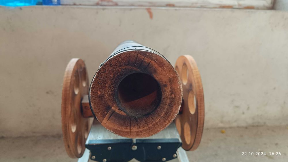 Продавам декоративно дървено топче.