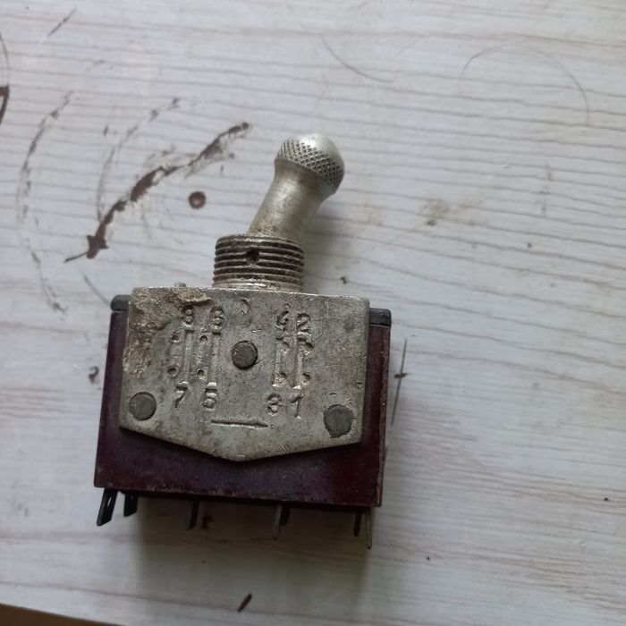 Продается тумблер переключатель ссср