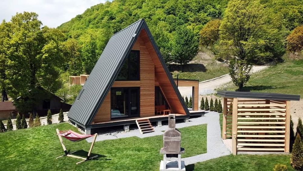 Vand casuta tip A 8 x 7m din lemn