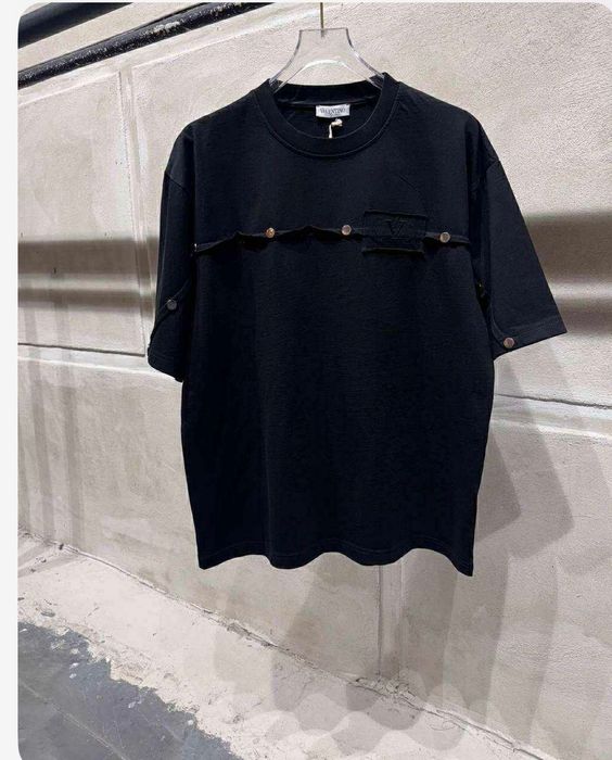 Tricou Valentino Calitate premium disponibil în mai multe mărimi. Livrare cu verificare