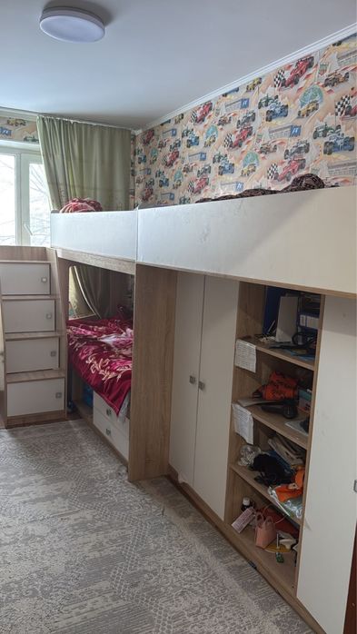 Трехъярусная кровать
