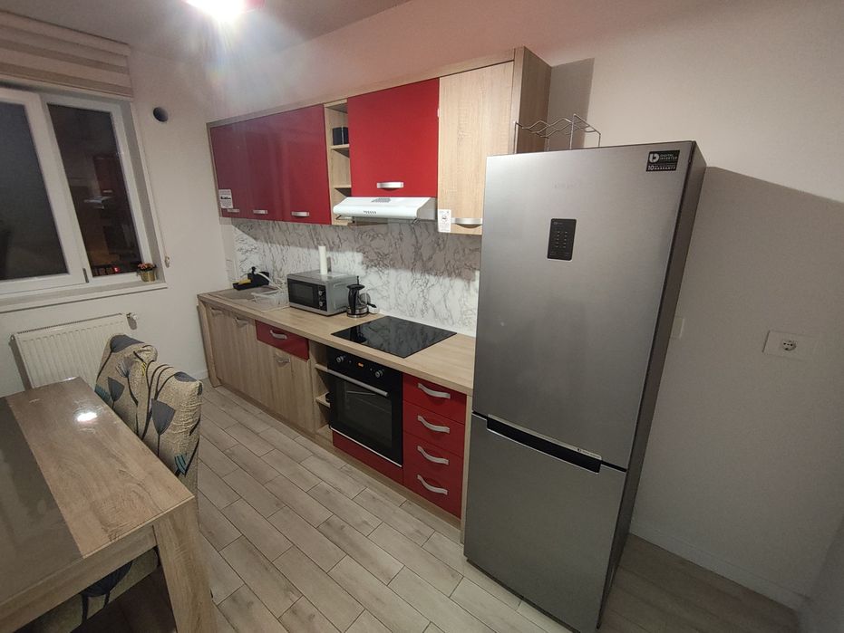 Mobilă bucătărie cu electrocasnice