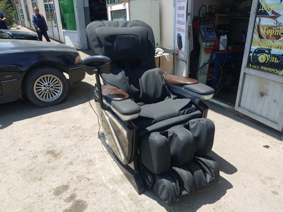 Перетяжка и реставрация массажного кресла