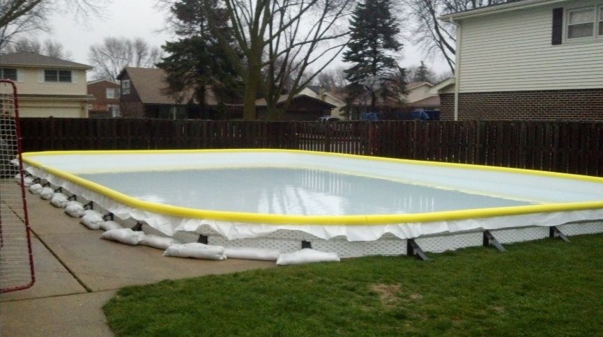 Хоккейный корт, Хоккей дома