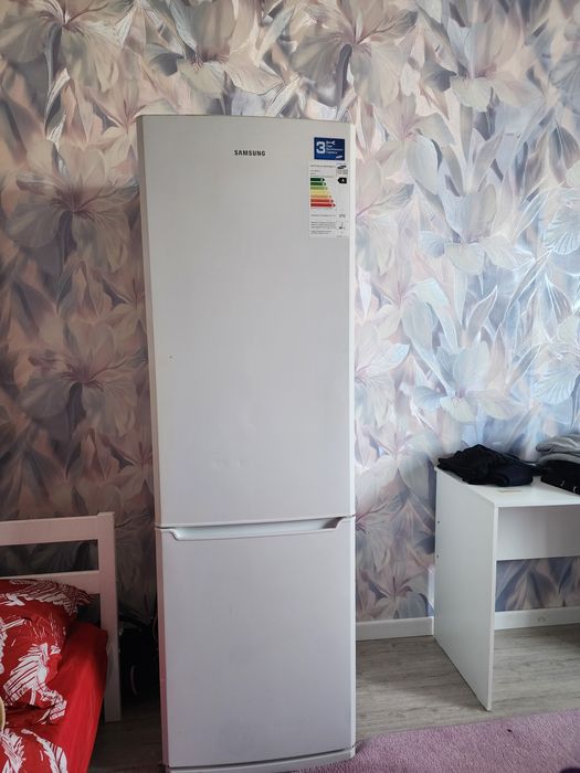 Холодильник Samsung