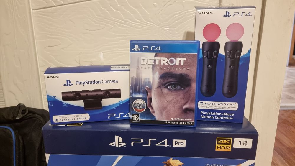 PS4 Pro + 2 DualShock + 2 PS Move + допы