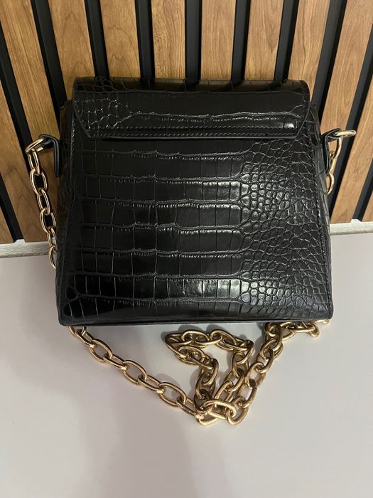 Дамски чанти много запазени някои са купувани от Тенденс!Всяка по 10лв