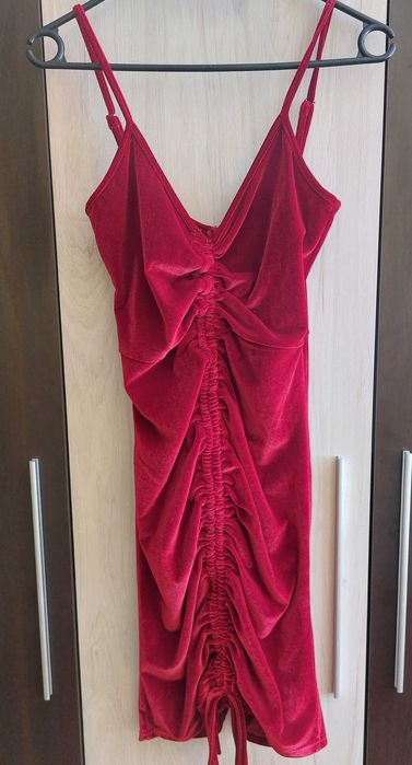 Червена велурена рокля (кадифе)