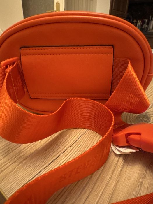 Steve Madden orange belt bag чисто нова