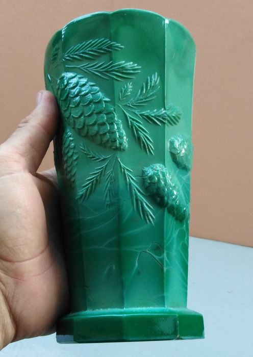 Ваза из "малахитового" стекла.