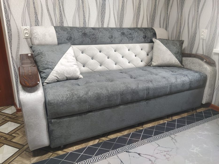 Продам два дивана один Б/У второй новый