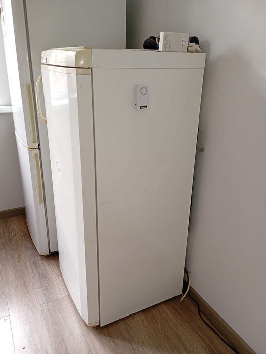 Продам Морозильник