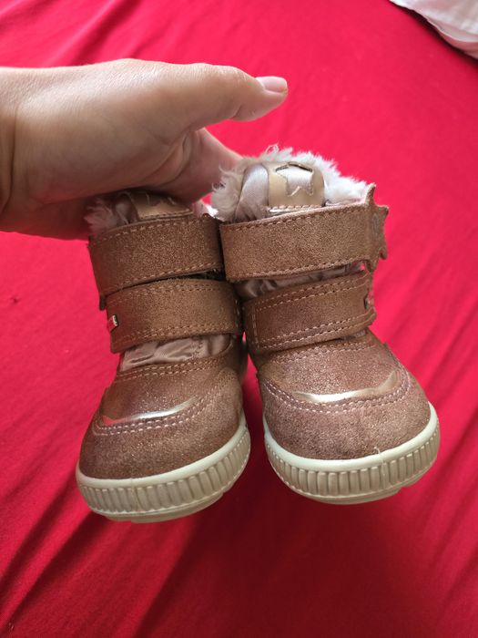 Primigi Gore-Tex marimea 19 Ghete iarna, piele intoarsa cu velcro, aplicatii sclipici Roz