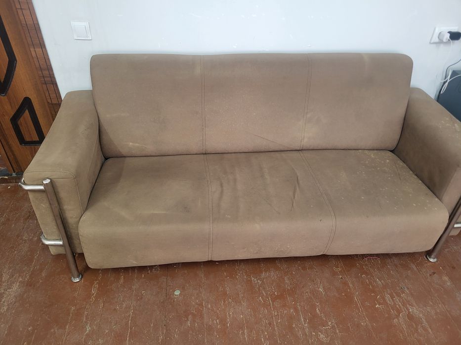 Диван сотилади, холати яхши