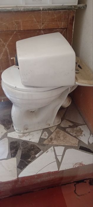 Продаётся систем блок, колонки, вытяжка, унитаз
