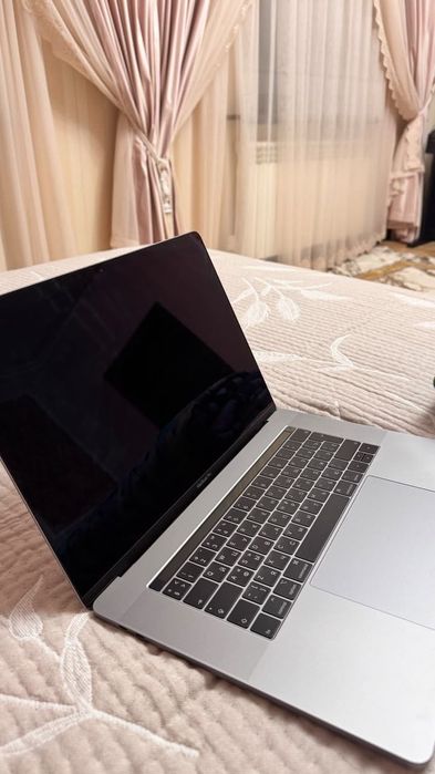 MacBook Pro 15 дюймов